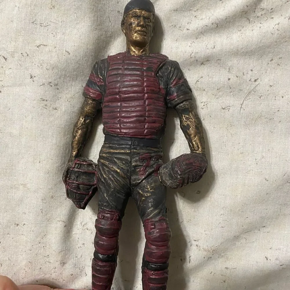 CARLTON FISK CHICAGO WHITE SOX VINTAGE COLLECTIBLE STATUE.